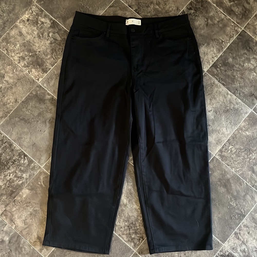 Ricki’s Black Wide Leg Cropped Jean/Capri